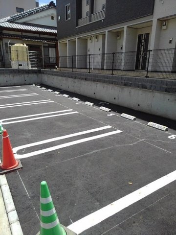 グランド・ヒルズの駐車場