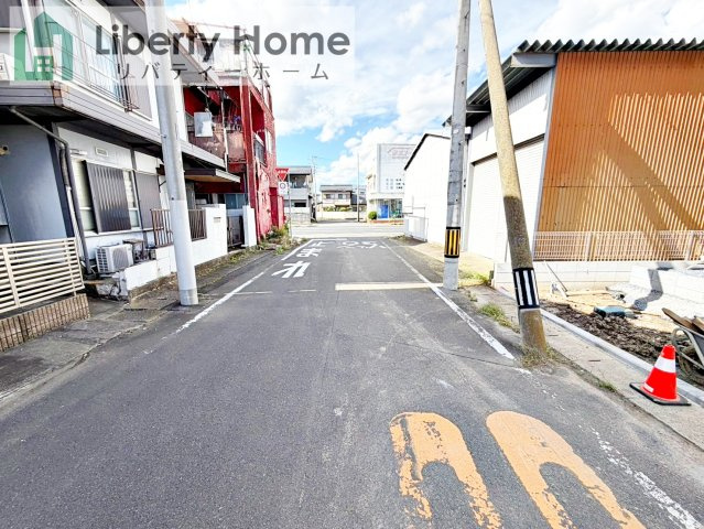水戸市本町4期　新築戸建の前面道路含む現地写真