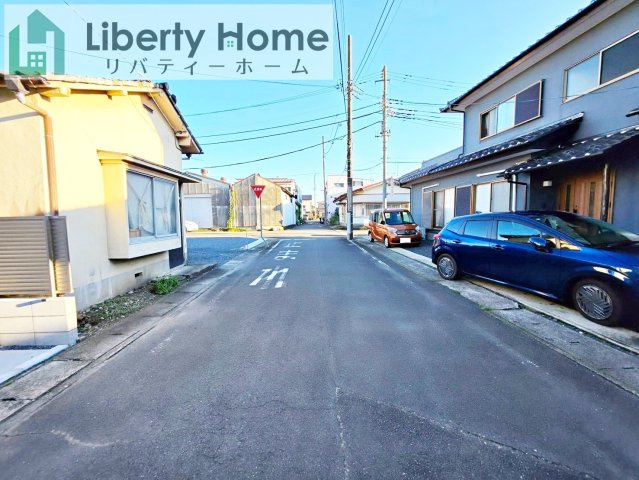 水戸市本町4期　新築戸建の前面道路含む現地写真