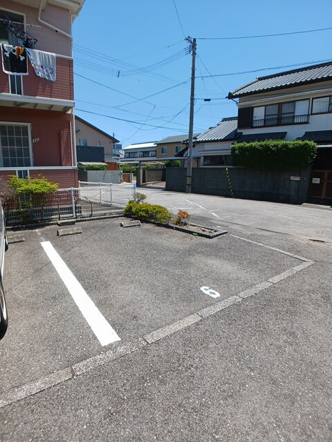 ハイツ友舞Ⅴの駐車場|駐車場