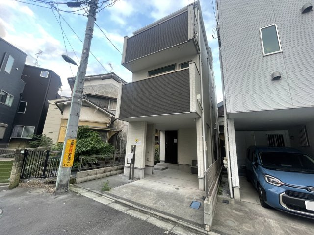 豊島区上池袋1丁目の外観|築８年の築浅戸建♪
小学校や保育園も近く子育てしやすい住環境です