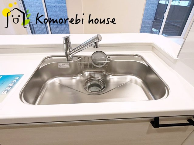 さいたま市北区別所町　3期　新築一戸建て　ブルーミングガーデンヴィーエ　04のキッチン|10/23撮影