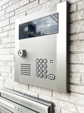 サンクレール八田のエントランス