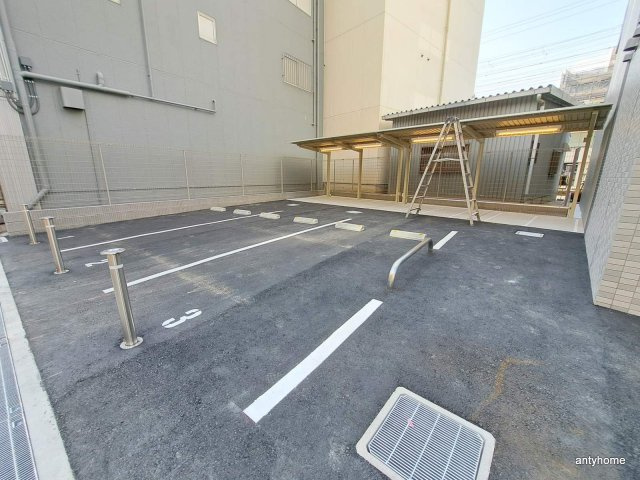 エスリードレジデンス大阪福島フロント 仲介手数料無料の駐車場