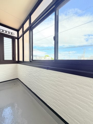 徳島市川内町榎瀬の中古一戸建のバルコニー|外からの目が気にならないバルコニーで洗濯物が干せます