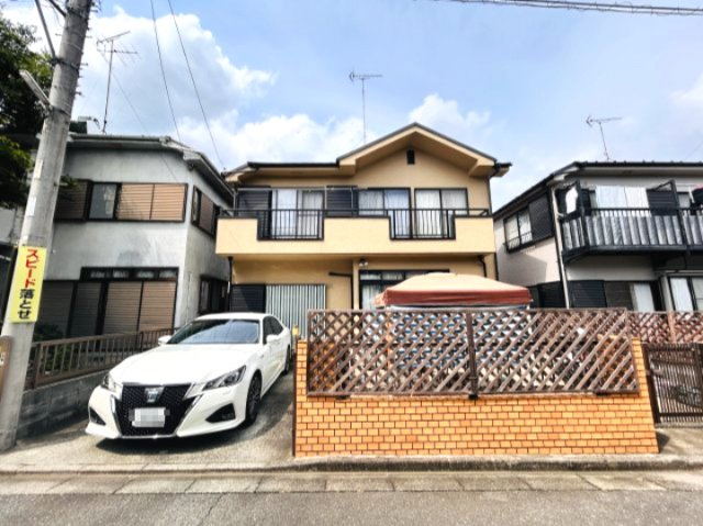 あきる野市平沢　東秋留駅徒歩12分♪1,750万円の4DK中古戸建の外観|街並みに調和する美しい佇まいで、毎日の暮らしに心地よさを感じられます◎