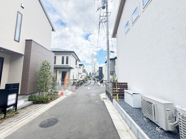 所沢市北秋津・全4棟　新築一戸建　4号棟　～全館空調搭載～の前面道路含む現地写真