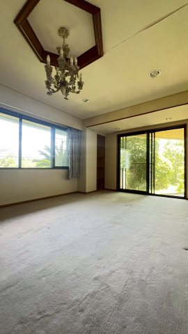甲陽園西山町の洋室|洋室