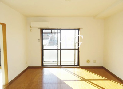 【居間・リビング】 | リバティーベル | 洋室のお部屋です。（同仕様設備です。）