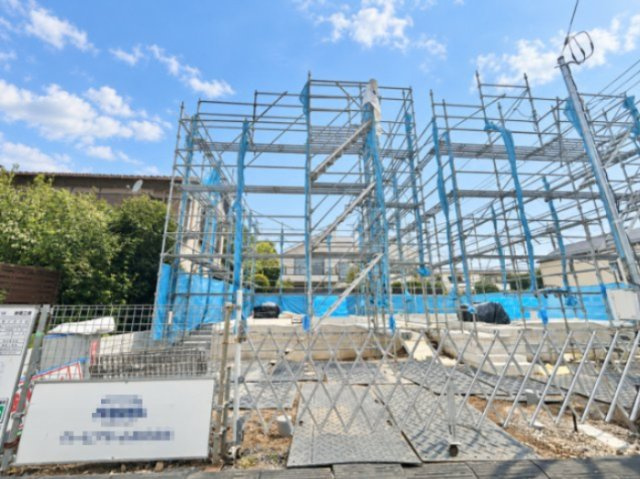 世田谷区成城7丁目　新築戸建　全2棟の外観|2026.08.28撮影

現地ご見学希望・資料請求などお気軽にお問い合わせ下さい！
03-5990-5201