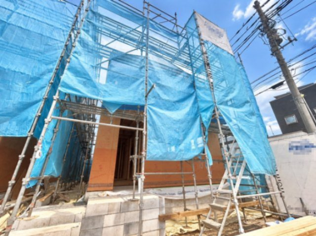 世田谷区成城7丁目　新築戸建　全2棟の外観|2026.10.24撮影

現地ご見学希望・資料請求などお気軽にお問い合わせ下さい！
03-5990-5201