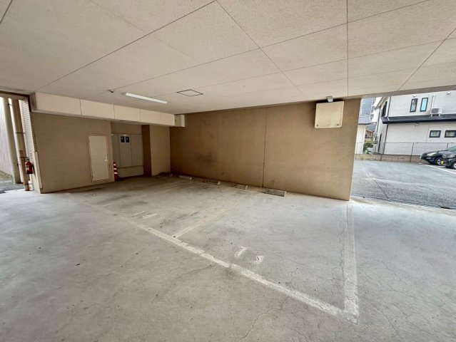 キャッスルコート龍野町の駐車場