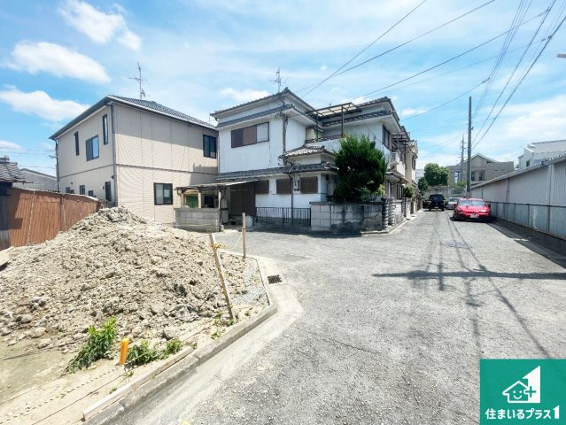 松原市小川　第4期　新築一戸建ての前面道路含む現地写真|周辺は落ち着いた街並みの住宅地！子育てがしやすい住環境です！まだ未完成ですが、現地でしかわからない事もございます。是非一度ご覧ください。