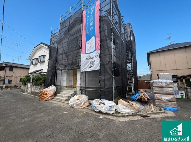 松原市小川　第4期　新築一戸建ての前面道路含む現地写真|周辺は落ち着いた街並みの住宅地！子育てがしやすい住環境です！まだ未完成ですが、現地でしかわからない事もございます。是非一度ご覧ください。