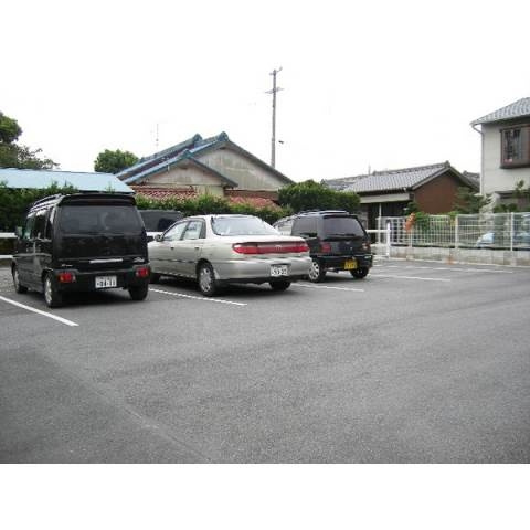 サンエフ中之郷の駐車場