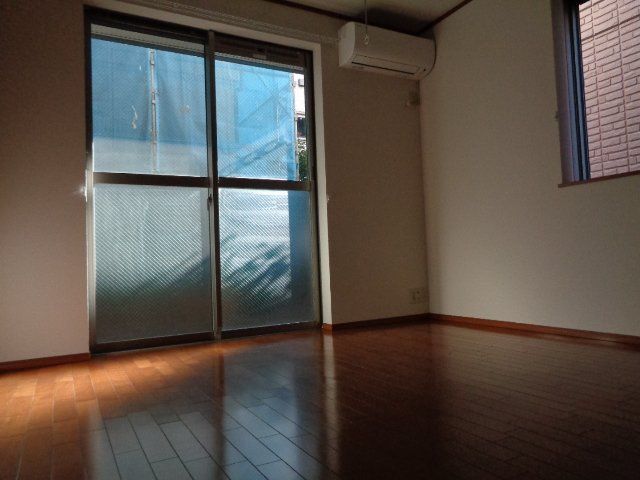 メゾンイシイの居間・リビング|参考写真　101号室