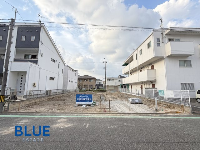 【瑞穂区井の元町Ⅲ 2号棟】駐車並2台×LaundryRの前面道路含む現地写真|現地 南側より撮影（2026.09下旬）