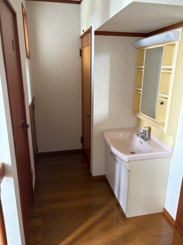 中古戸建　甘楽町福島の独立洗面台|2Ｆ洗面台