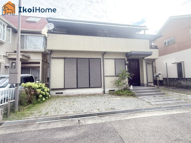 明石市別所町　中古戸建のエントランス|●年中無休・当日予約可●間口12.7ｍと広々しており前面道路は4ｍございます！静かで生活環境良好です