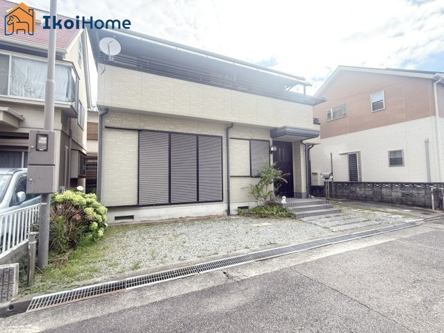 明石市別所町　中古戸建の駐車場|●年中無休：見学時間9:00～20:00・当日予約可●駐車場は2台になります。自転車・バイクも可！