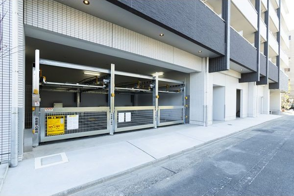 S-RESIDENCE志賀本通の駐車場