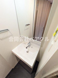 【独立洗面台】 | ベラジオ雅び京都七条ウエストⅡ | 朝の支度にも助かる、独立の洗髪洗面化粧台