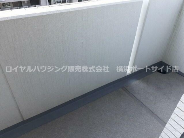 【バルコニー】