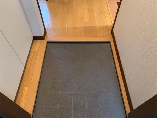 パインホームの玄関