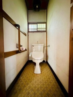 狭山市南入曽中古戸建のトイレ