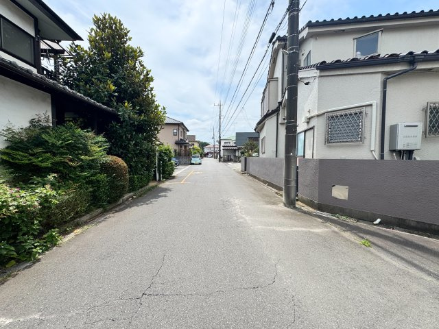 狭山市南入曽中古戸建の前面道路含む現地写真