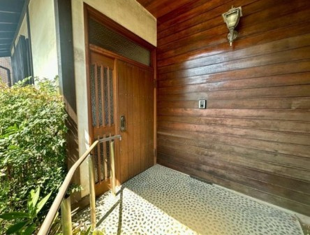 狭山市南入曽中古戸建の玄関