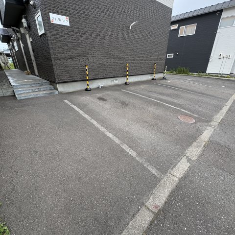 メイプルハイツの駐車場