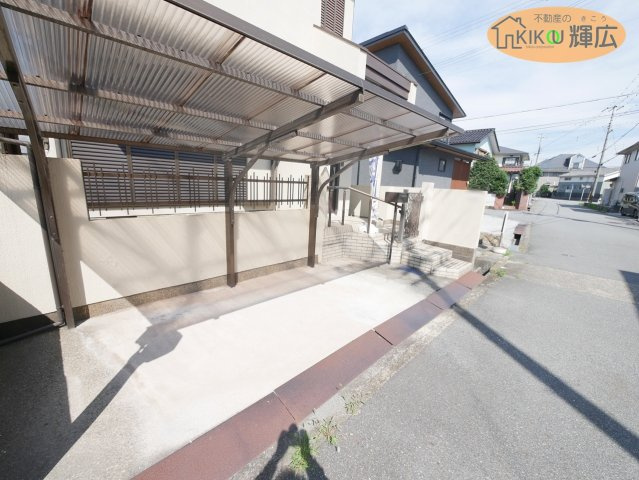 加古川市加古川町美乃利　中古戸建の駐車場