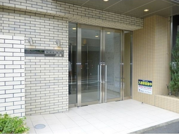 レジディア鶴舞のエントランス|ゆとりのあるエントランスです