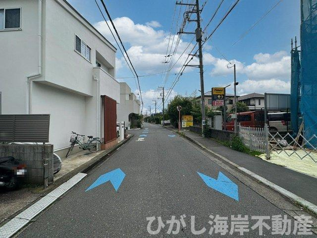 藤沢市辻堂東海岸１丁目　新築戸建　全２棟の前面道路含む現地写真|7月5日撮影　建築中　現地外観