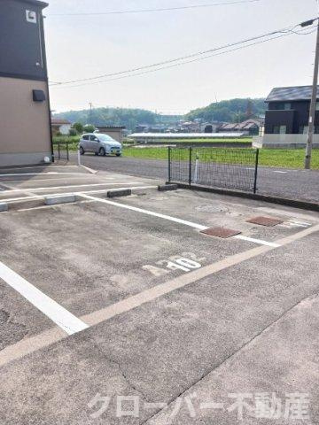 梨の木ハイツＢの駐車場
