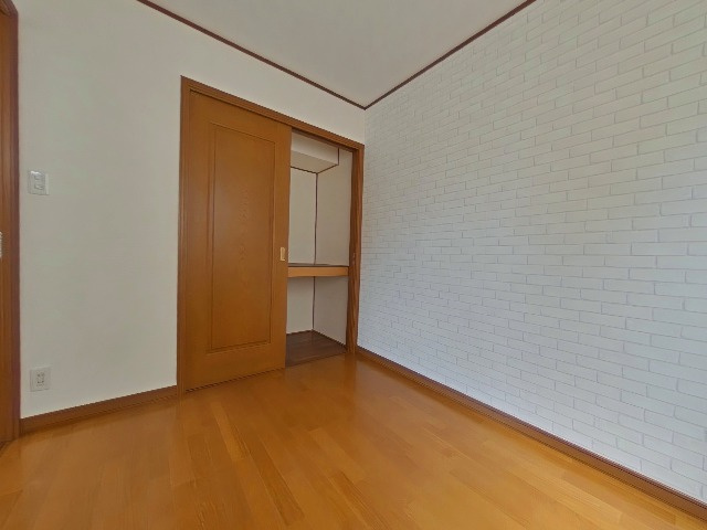 尼崎市南武庫之荘９丁目中古戸建の洋室|２階