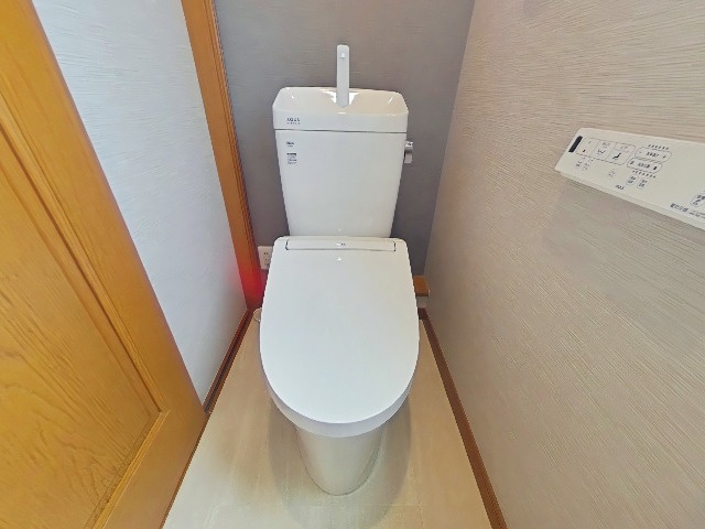 尼崎市南武庫之荘９丁目中古戸建のトイレ|２階