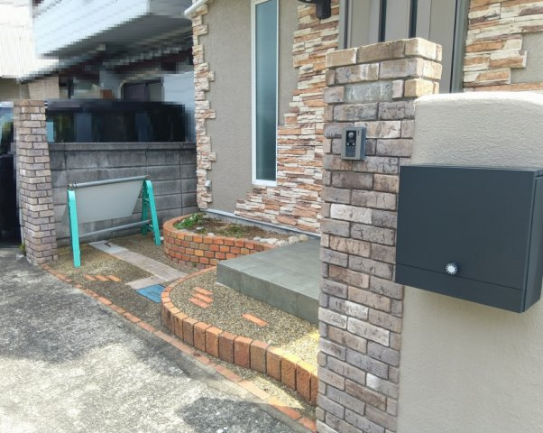 尼崎市南武庫之荘９丁目中古戸建のエントランス