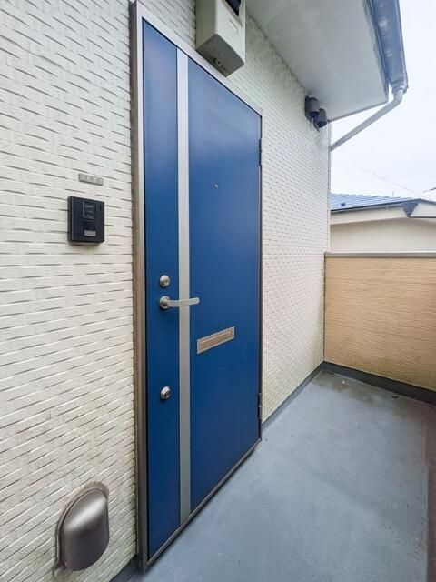 アーバンヒムス三山の玄関