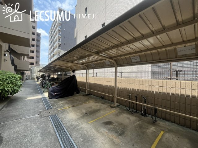 パレロワイヤル姫路駅前の駐輪場