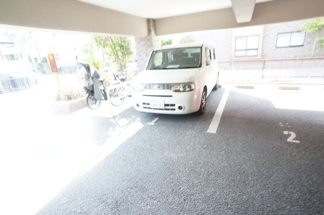 雅マンションパートⅠの駐車場