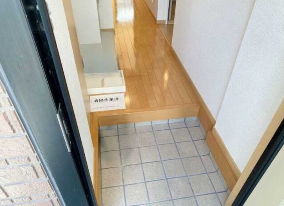 アネーロ駒沢　角部屋　バストイレ別　独立洗面台の玄関