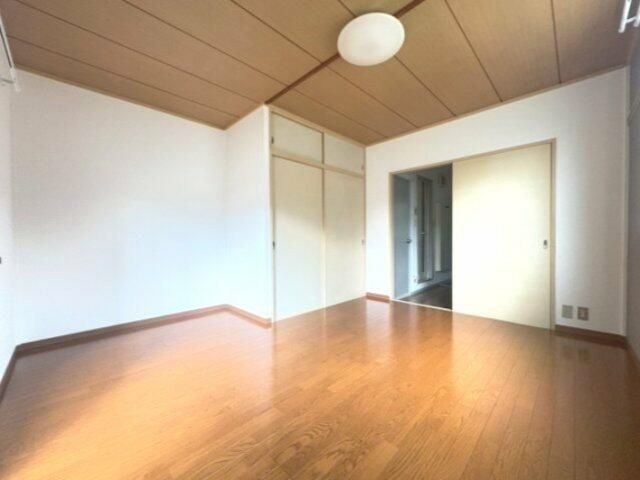 ジュネスオオツカⅡの居間・リビング