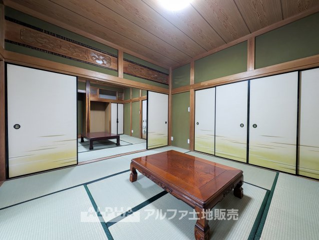 あきる野市網代　中古戸建の和室|【Japanese-room】
◆和室◆畳ならではの心地よい空間が、毎日の暮らしに安らぎをプラス。家族が自然と集まる居場所になります。