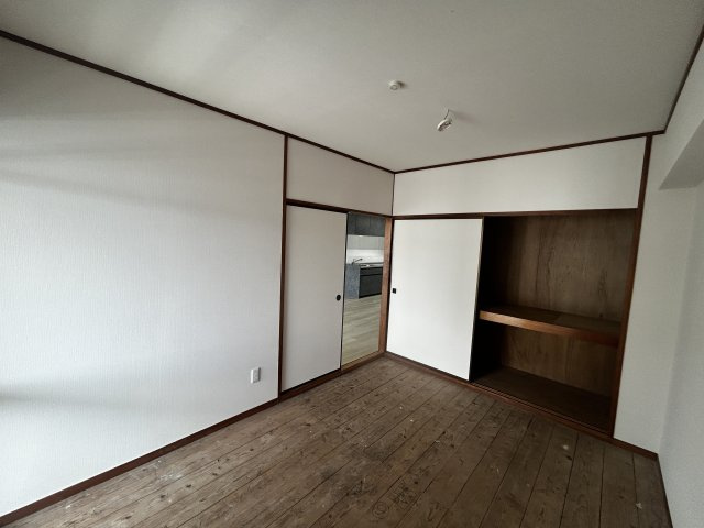 メゾンセンチュリー泊の和室