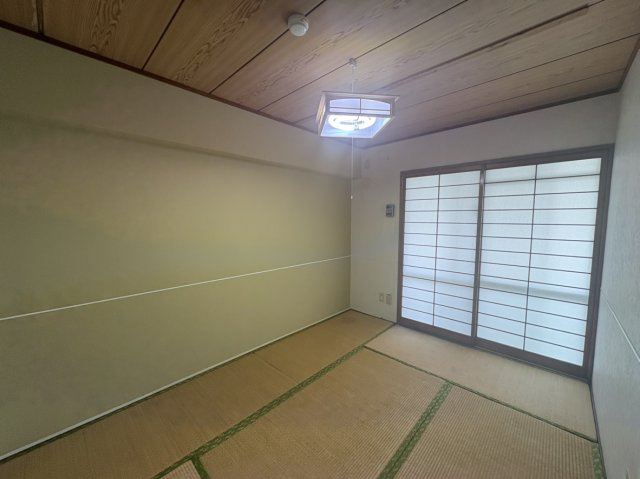 メゾンセンチュリー泊の和室