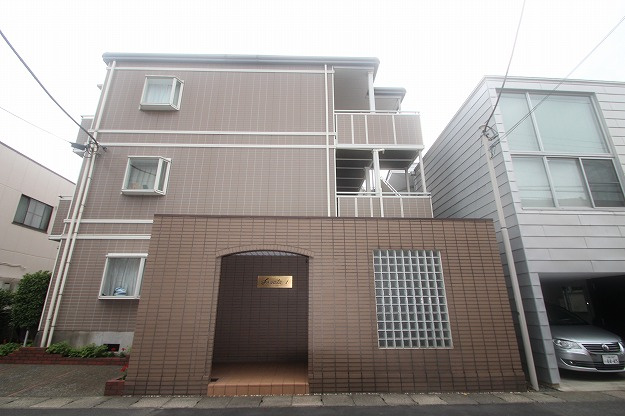 川崎市高津区二子４丁目の賃貸マンションの外観