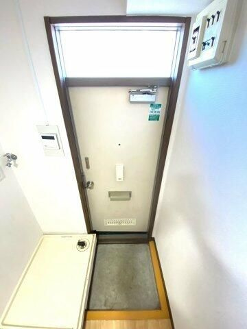 Ｓ．Ｅアパートメントの玄関