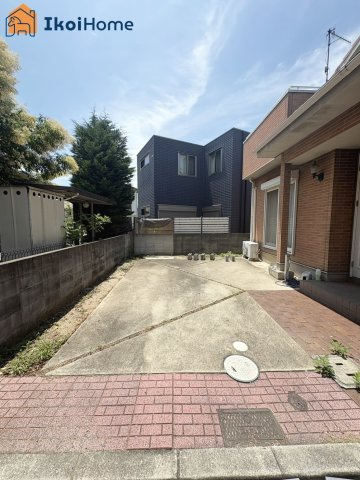 明石市魚住町住吉４丁目　中古戸建の駐車場|●年中無休：当日予約可●駅徒歩圏内ながら、お車も1台駐車可能です！もちろん自転車・バイク等も可♪